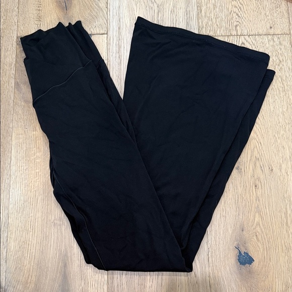 Aerie Black High-Rise Leggings Flare - Picture 1 of 2